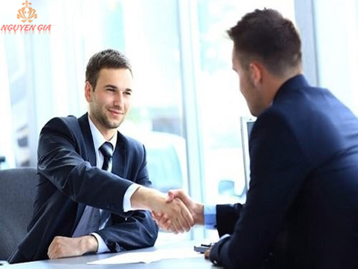 Nên mua quà cho sếp chuyển công tác là gì?