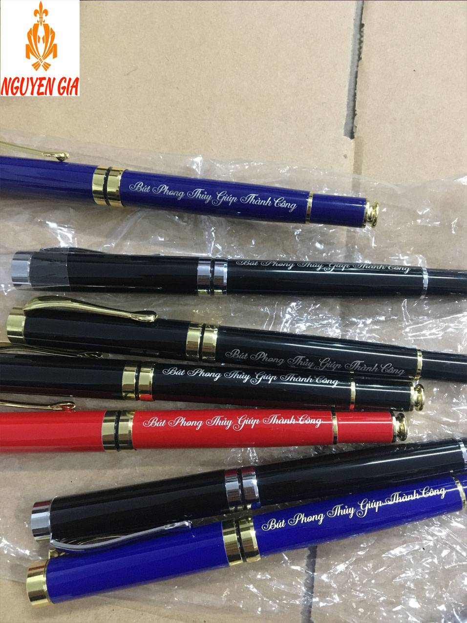 Bí quyết chọn và sử dụng bút ký tên đẹp bằng gỗ tự nhiên