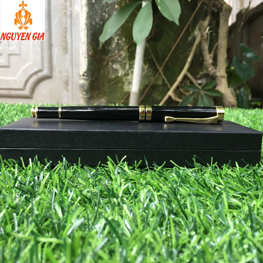 Bút ký tên cao cấp màu đen kẹp vàng sang trọng đẳng cấp