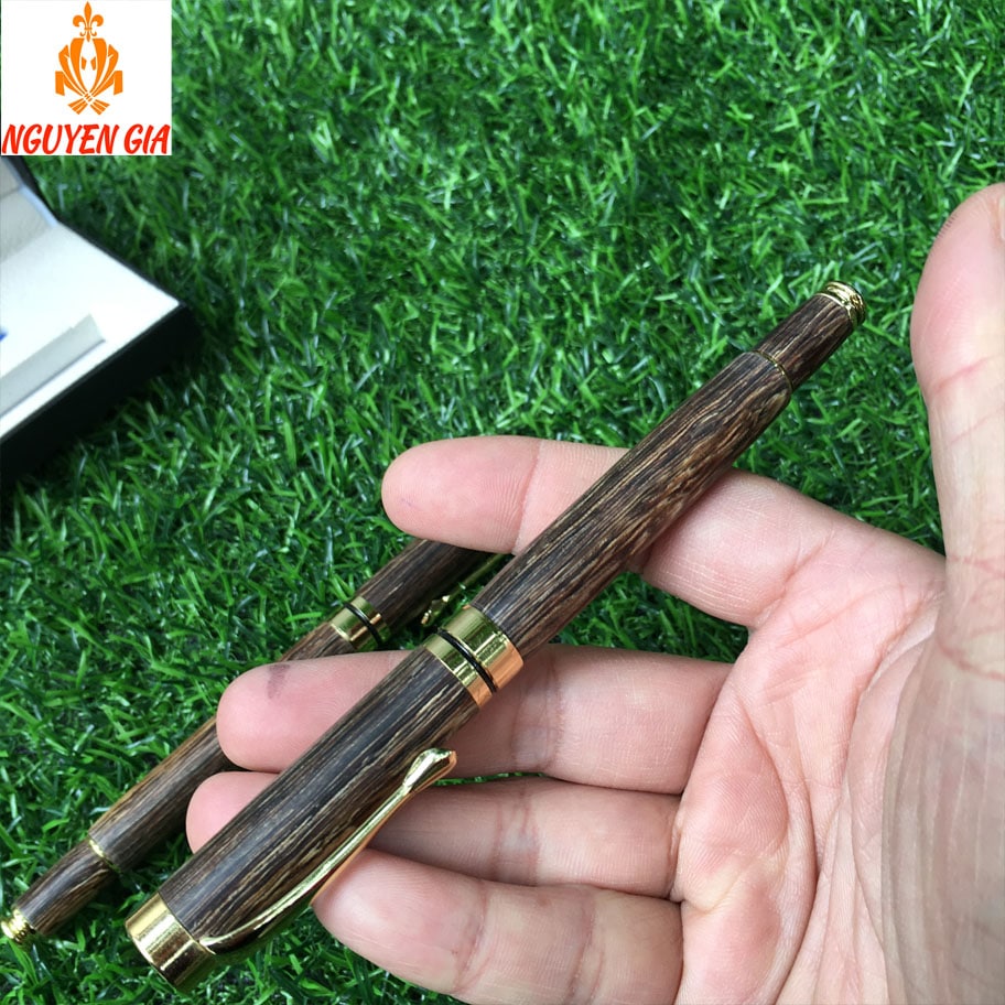 Bí quyết chọn và sử dụng bút ký tên đẹp bằng gỗ tự nhiên