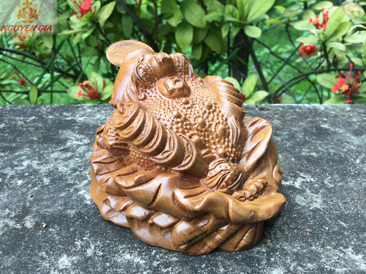 Cóc ngậm tiền (thiềm thừ) bằng gỗ bách xanh