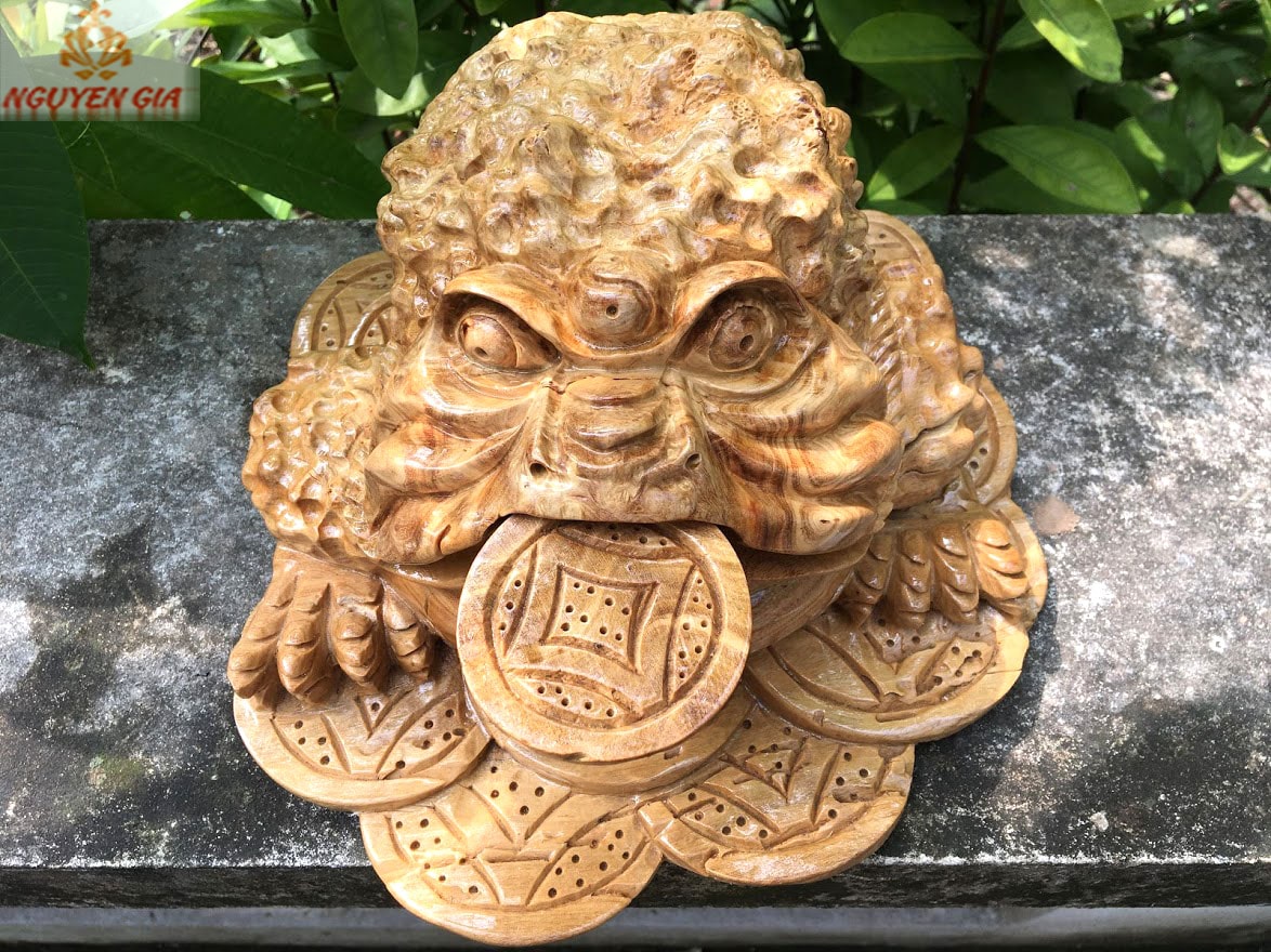 Cóc ngậm tiền hợp tuổi nào? Đặt cóc ngậm tiền ở đâu?