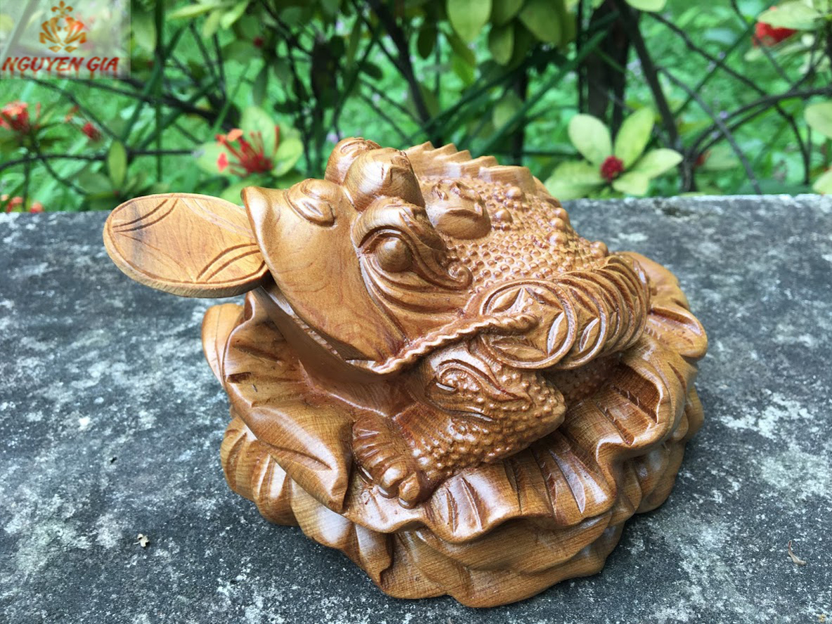 Cóc ngậm tiền (thiềm thừ) bằng gỗ bách xanh