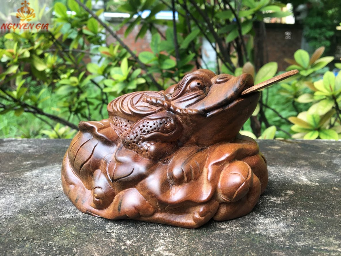 Cóc ngậm tiền hợp tuổi nào? Đặt cóc ngậm tiền ở đâu?